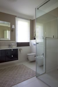 Csősz-Tóth Anita lakberendező - Angol stílus fürdő 01