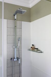 Csősz-Tóth Anita lakberendező - Angol stílus fürdő 05