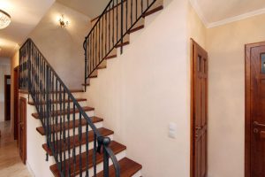 Csősz-Tóth Anita lakberendező - Mediterrán stílus lépcső